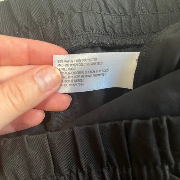 A New Day High Rise Black Cargo Pants Size Large - Picture 3 of 7